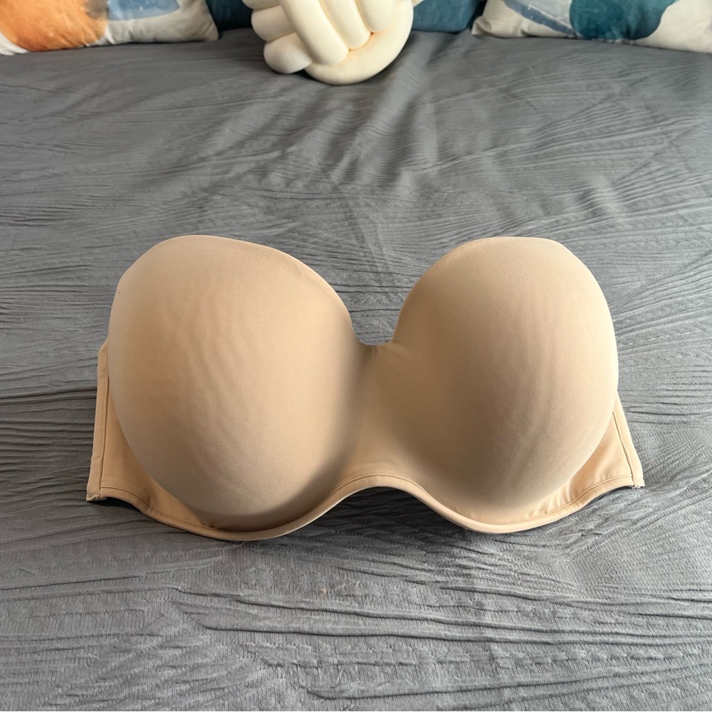 CACIQUE Strapless Bra (nude) Size 36 G. Gently used. Boost push up lining.